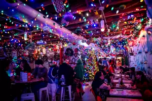 Best Christmas bars and markets in Toronto | The Christmas decor inside Miracle Toronto Christmas Bar
