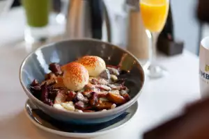 White vs brown Eggs | Soul in a Bowl at OEB Breakfast Co. White vs brown Eggs | Soul in a Bowl at OEB Breakfast Co.