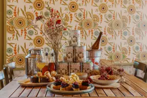 Farm-to-table dining in Qu&eacute;bec: Cabane &agrave; sucre at the agritourism farm Le Mangeoir