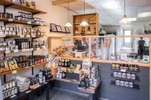 Farm-to-table dining in Qu&eacute;bec: Inside the retail store at Domaine des 15 Lots in Montr&eacute;al