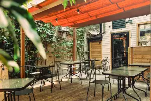 Summerlicious Toronto | The patio at Hawker, which is participating in Summerlicious Toronto