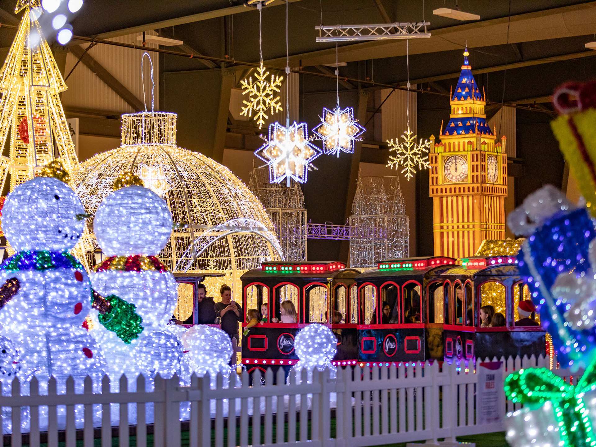 Toronto Christmas market | Glow Christmas festival Toronto Christmas market Toronto Christmas market | Glow Christmas festival Toronto Christmas market