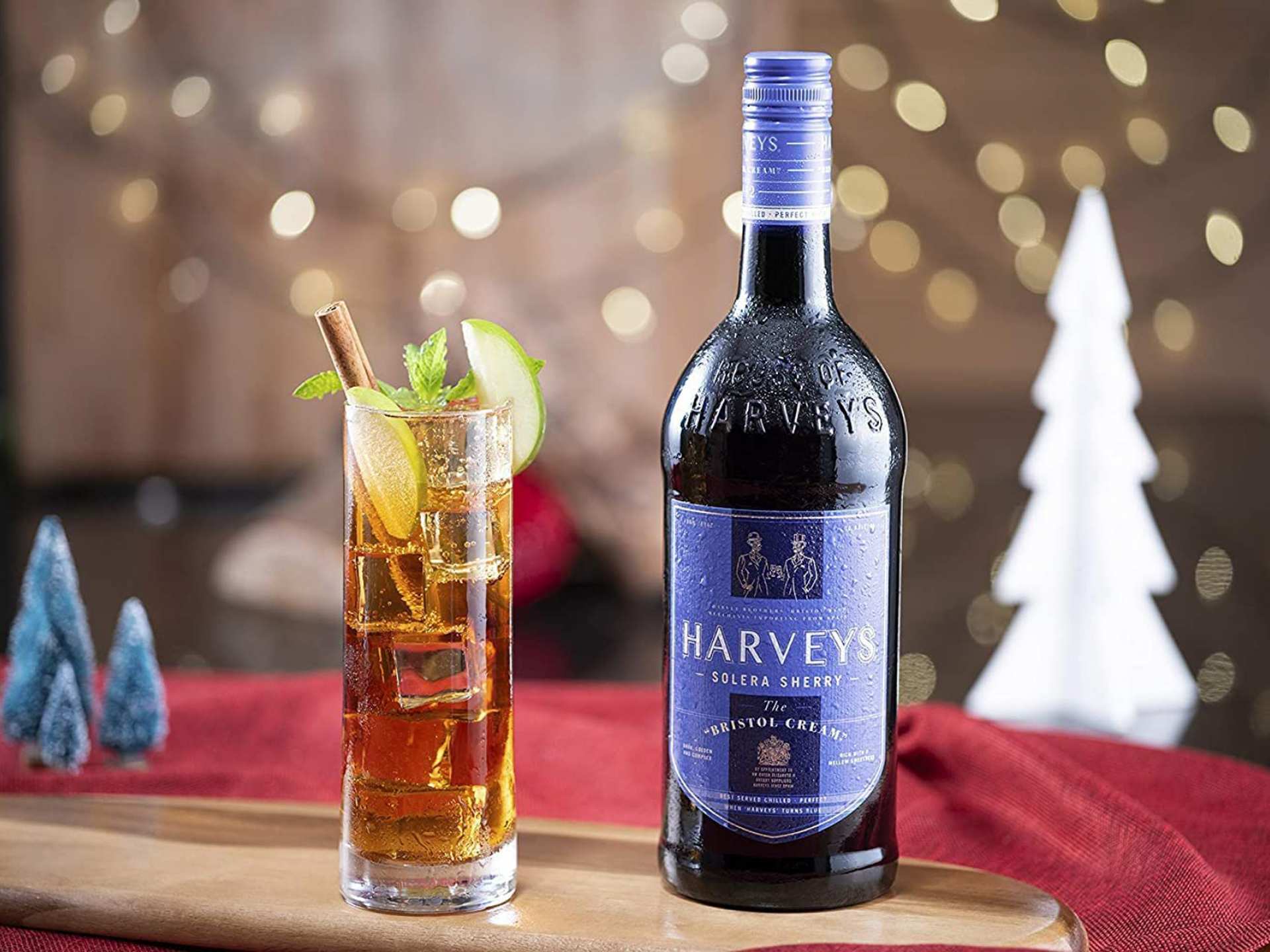 Christmas cocktails | The Sweet Apple Zing