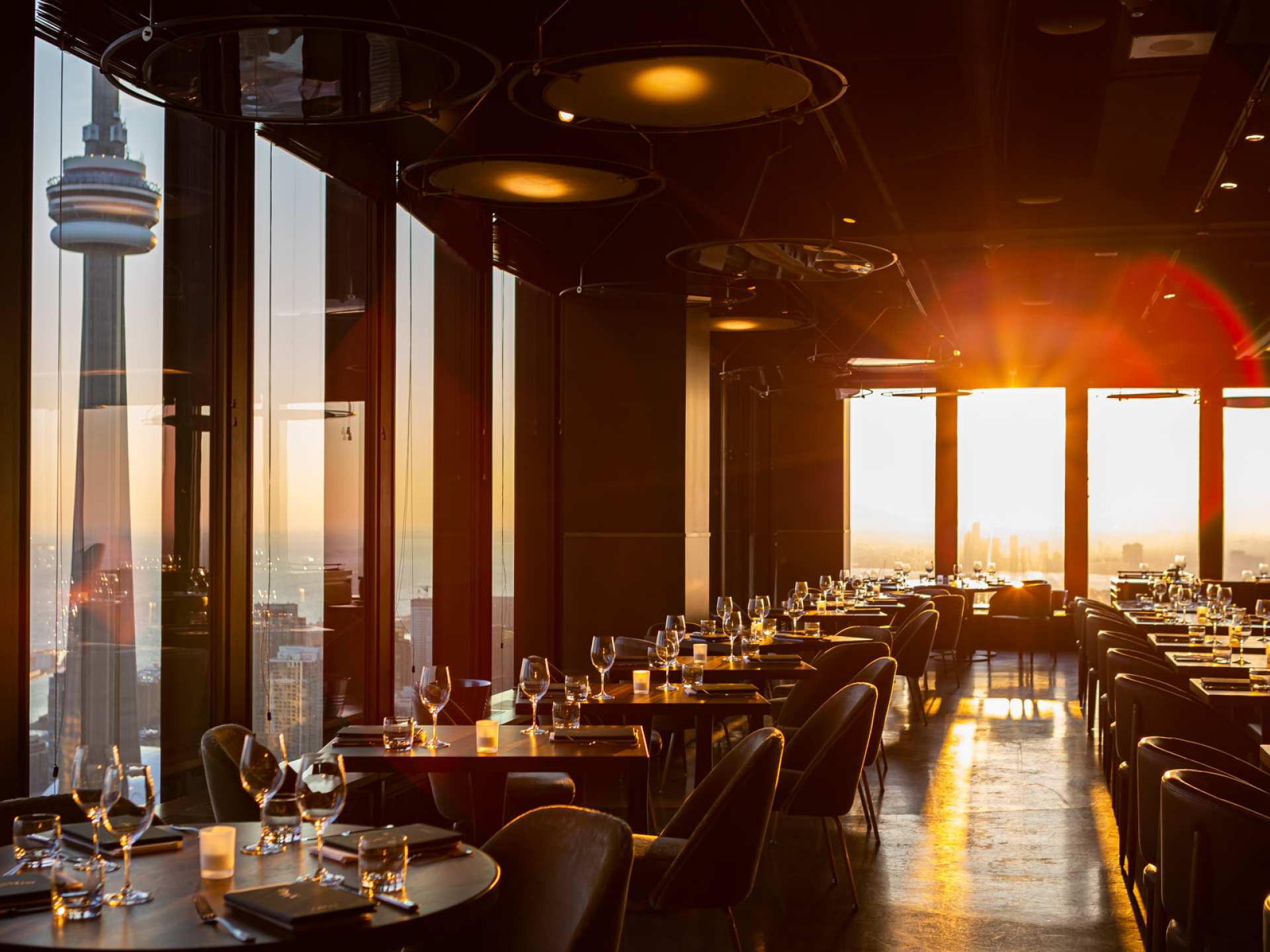 Romantic restaurants in Toronto | Inside Canoe at sunset