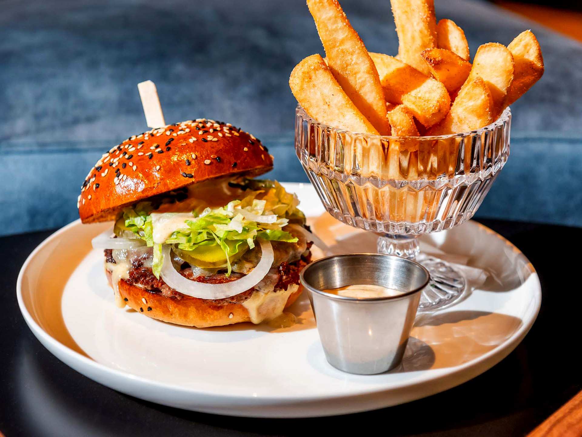 The best downtown Toronto restaurants | A burger and fries at The Joneses