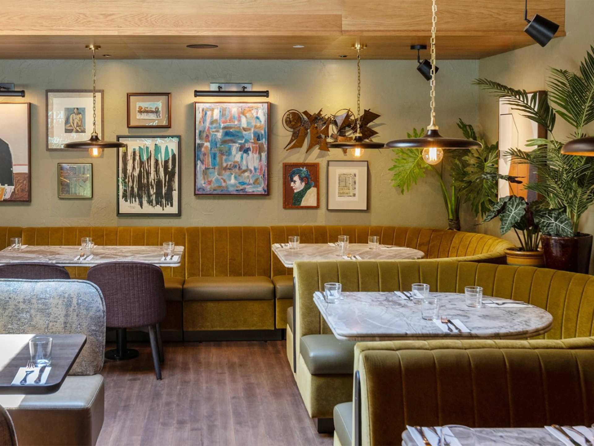 The best new Toronto restaurants | The main floor dining room at Earls King West