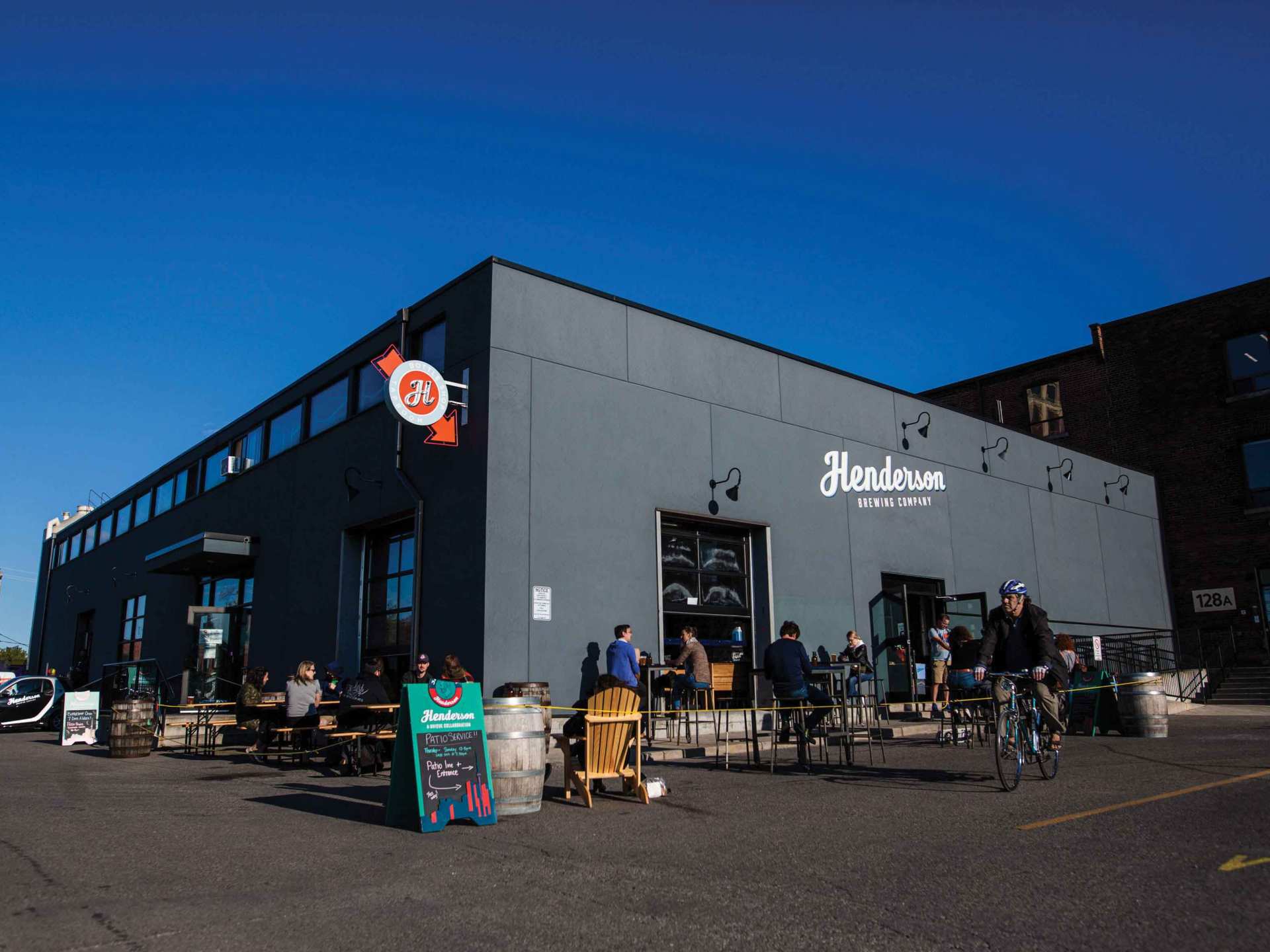 Toronto bottle shops and alcohol stores | The exterior of Henderson Brewing Company