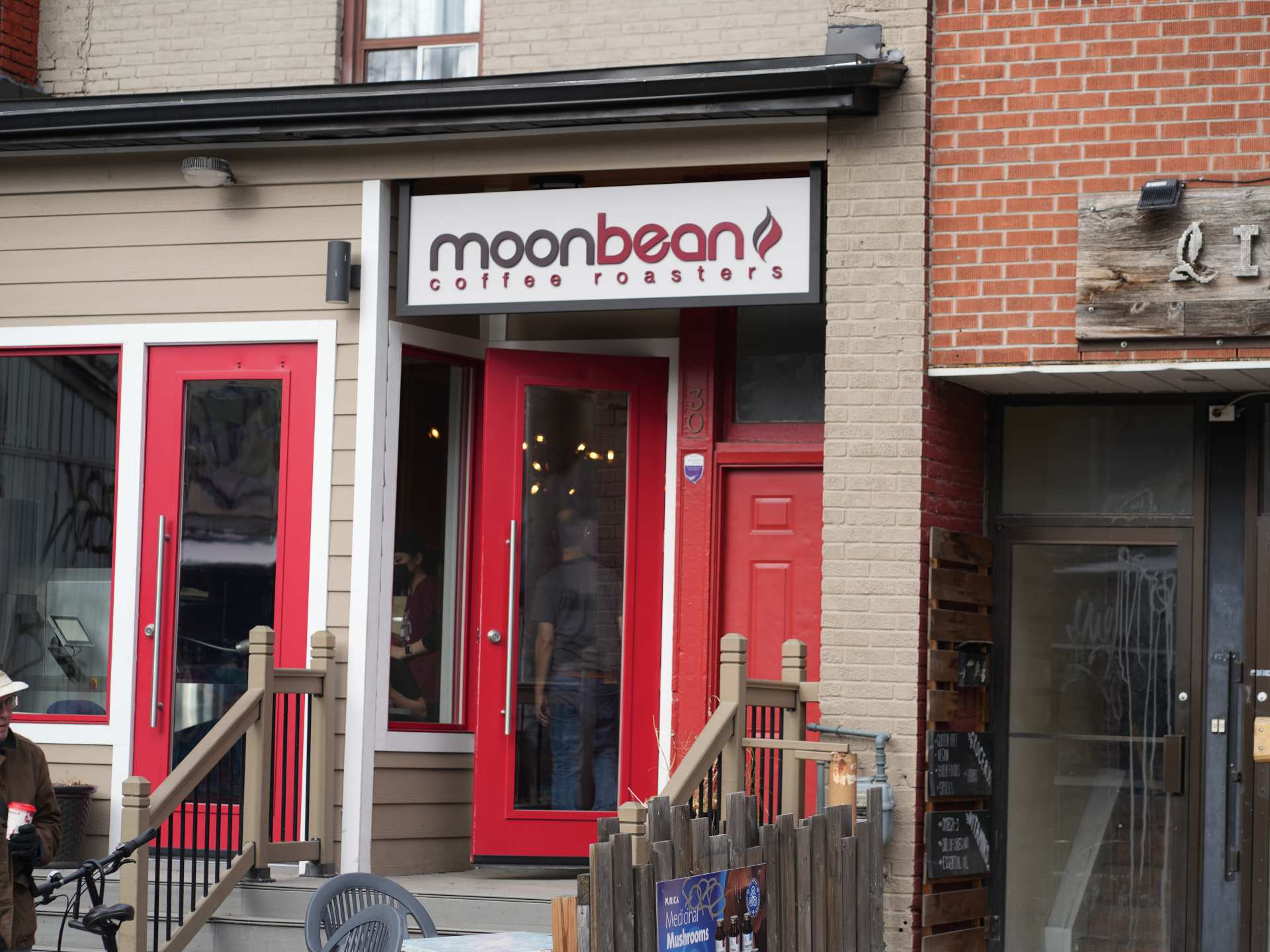 The best cafes in Toronto | The exterior of Moonbean Coffee