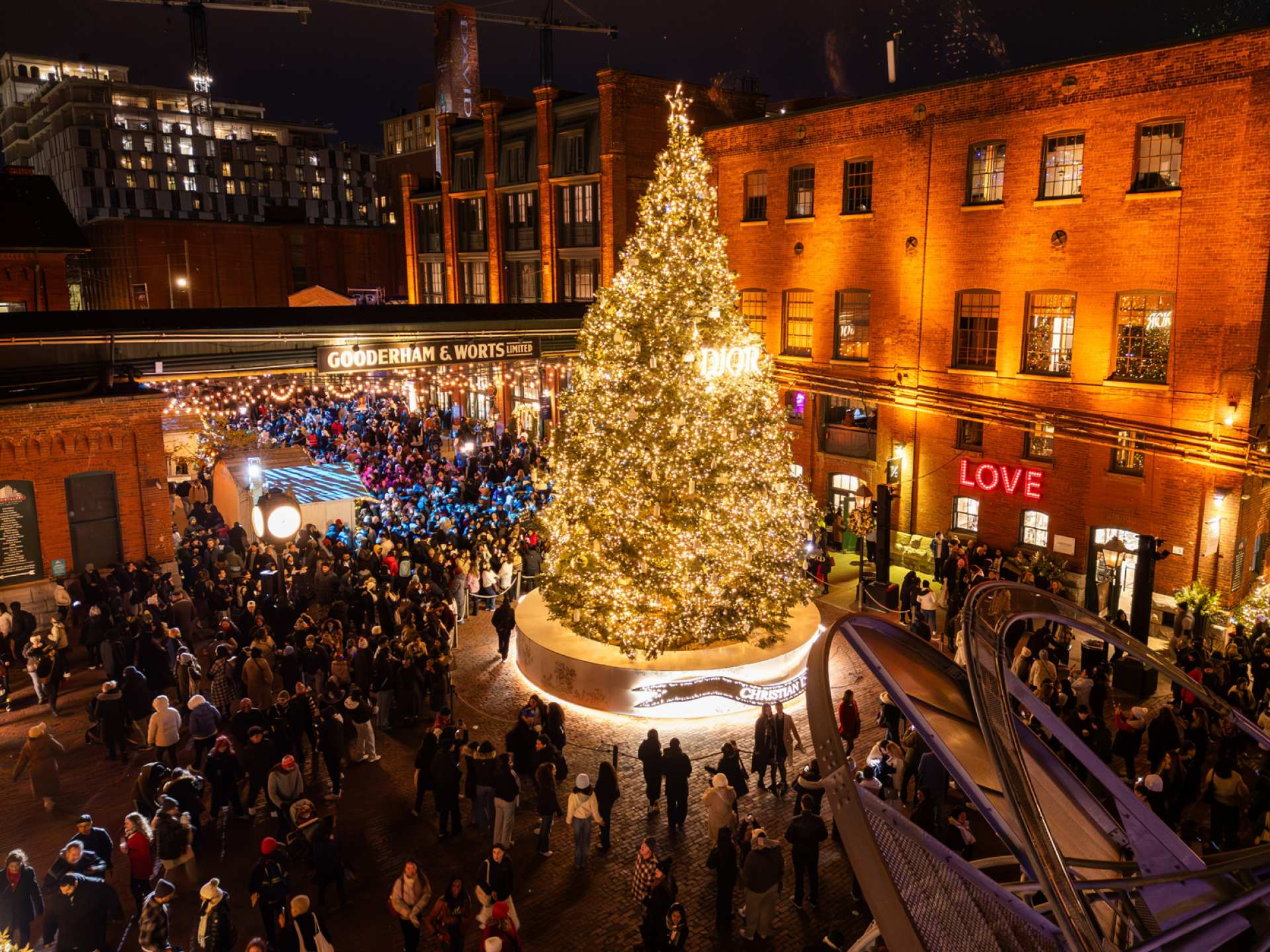 Best Christmas bars and markets in Toronto | An aerial shot of the The Distillery Winter Village Best Christmas bars and markets in Toronto | An aerial shot of the The Distillery Winter Village