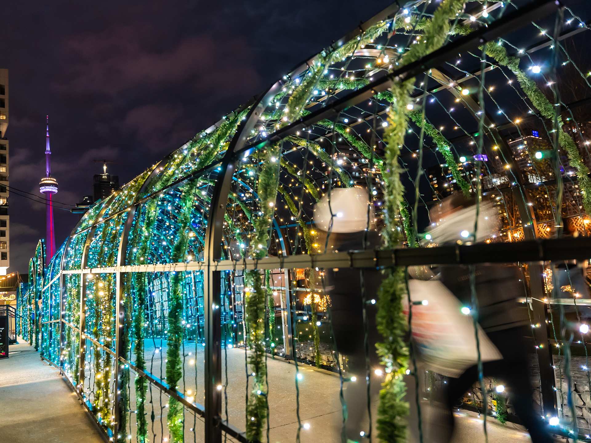 Christmas bars and markets in Toronto | The Tunnel of Lights at Stackt Holiday Hills