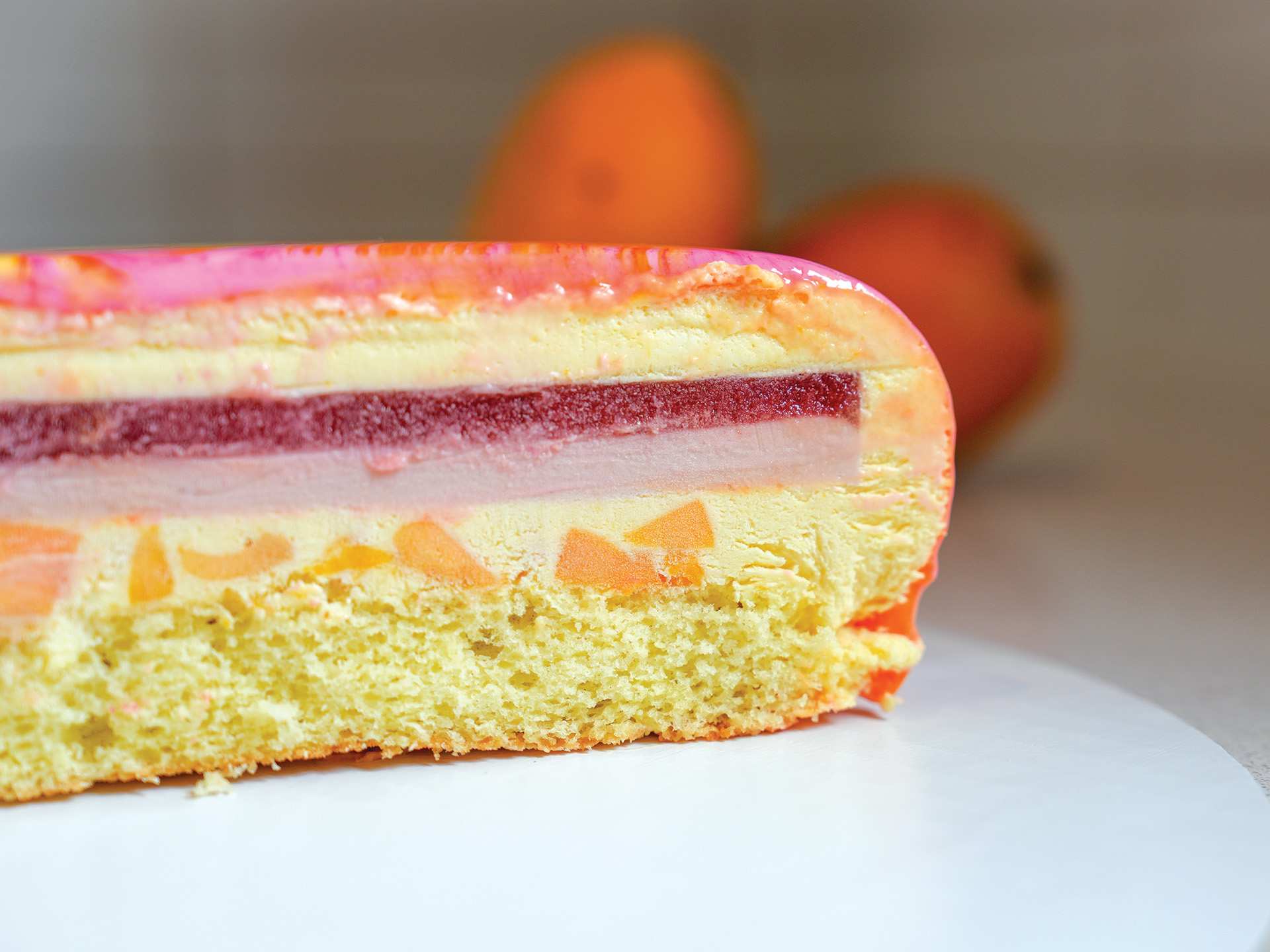 Inside one of Rochelle DeSouza's cakes from Pretty Little Layers Inside one of Rochelle DeSouza's cakes from Pretty Little Layers