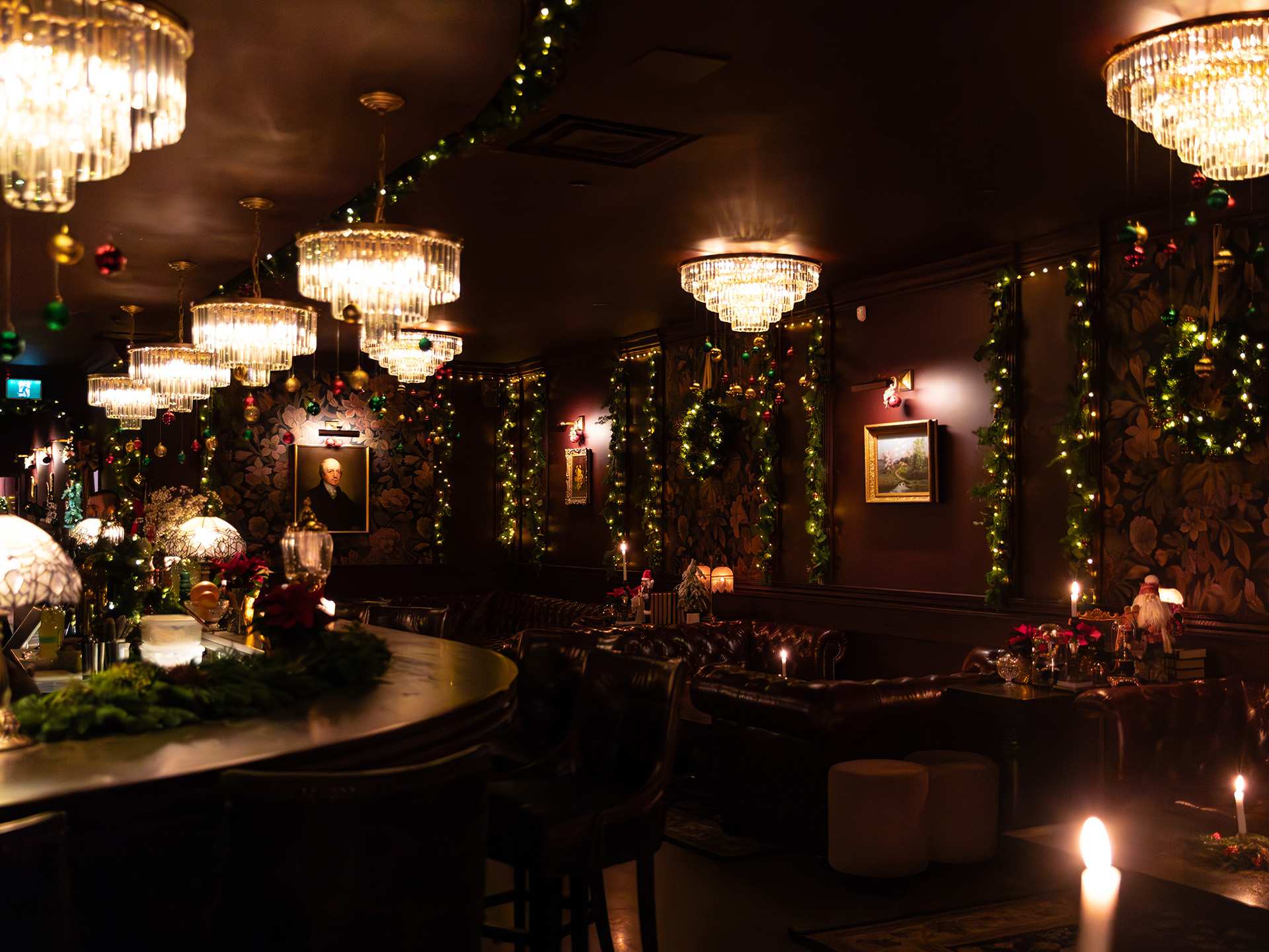 The best Christmas bars and Christmas markets in Toronto | The festive decor inside Compton Ave.