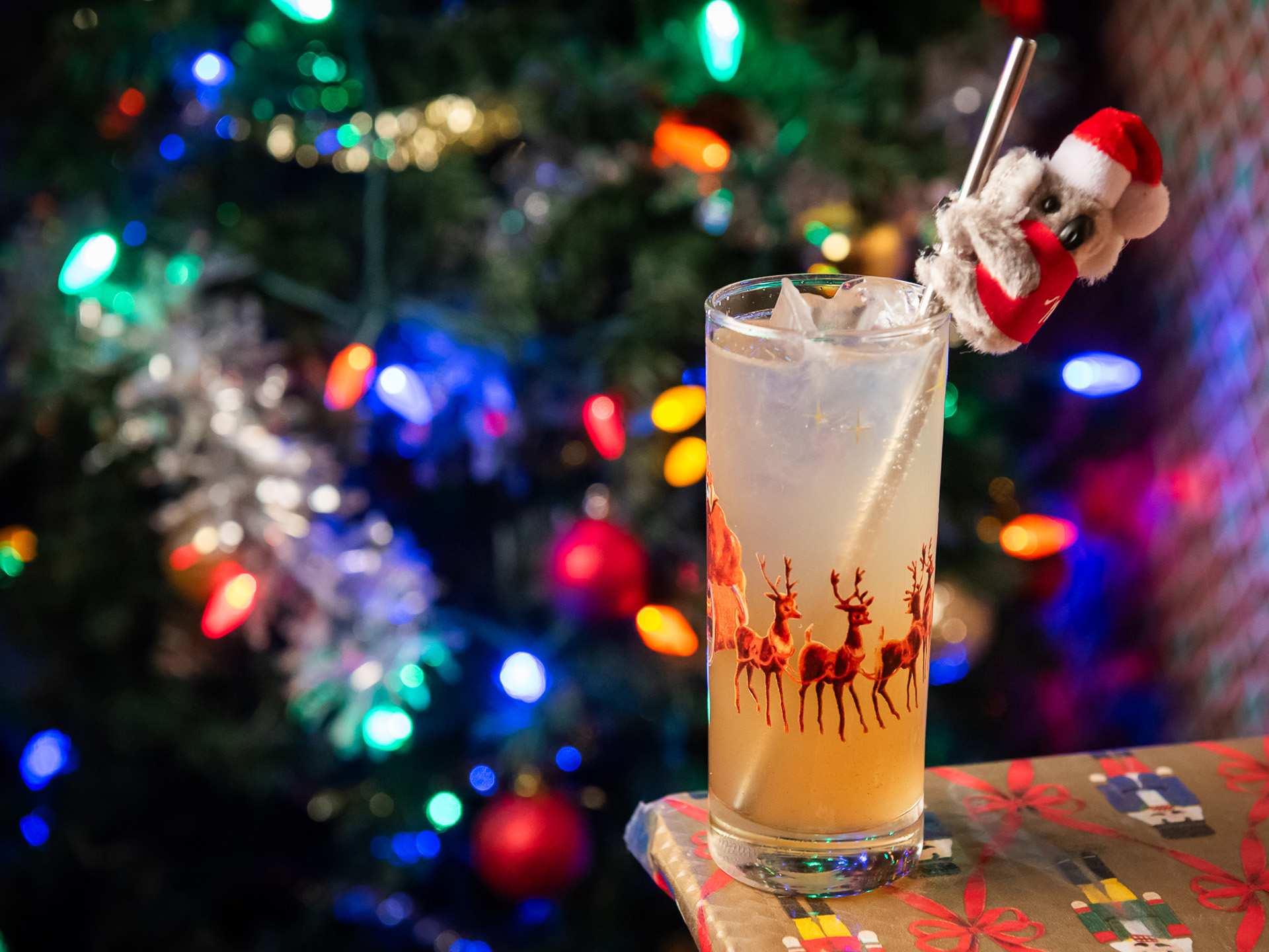 The best Christmas bars and Christmas markets in Toronto | Pouring a cute cocktail at Miracle