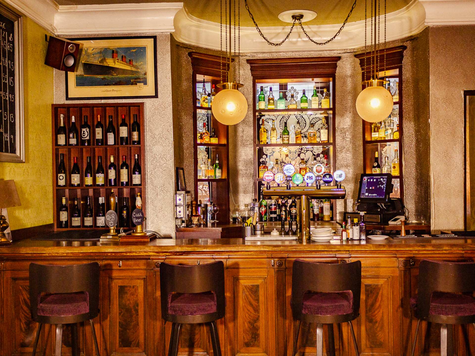 The best bars in Toronto | The bar at Queen & Beaver