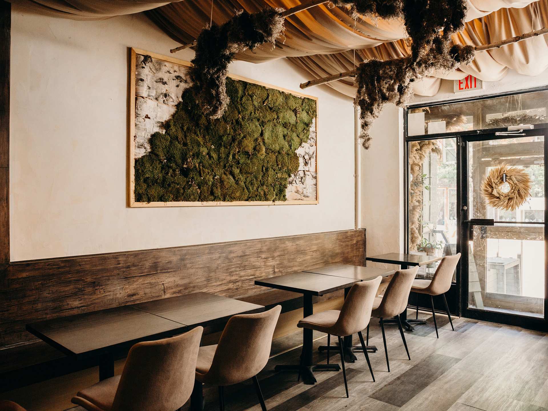 Best restaurants Toronto | The dining room at Hawker