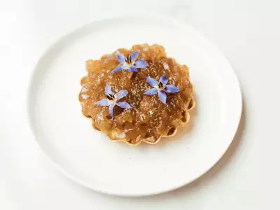 Best new restaurants Toronto | Beef tartare tart with pho gelee at Henry's