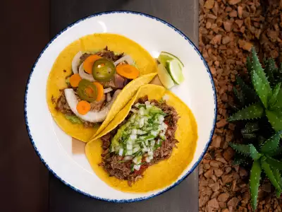 Best restaurants Toronto | Taco De Tinga De Pollo and Taco De Birria at Fonda Balam
