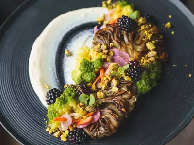 Best restaurants Toronto | Gia maitake with celeriac crema and a medley of seasonal vegetables