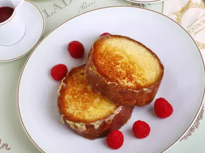 Best brunch in Toronto | French toast at Ladur&eacute;e Yorkdale