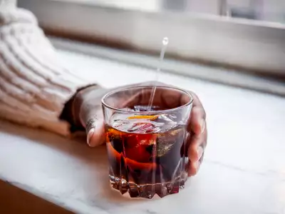 Happy hours in Toronto | Wolf of King Street cocktail at Luma