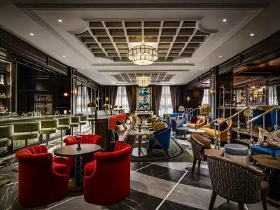 Best cocktail bars in Toronto | The interior of Library Bar at Fairmont Royal York