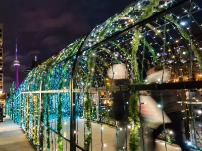 Christmas bars and markets in Toronto | The Tunnel of Lights at Stackt Holiday Hills