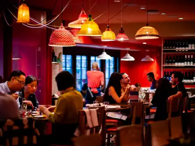Toronto Summerlicious restaurants | Guests dining at Ceci Bar