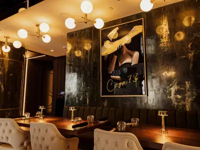 New restaurants Toronto | The art and dining room at Casa 73