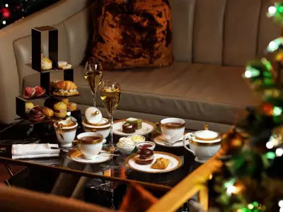 The best Christmas bars and Christmas markets in Toronto | Festive Afternoon Tea at Clockwork