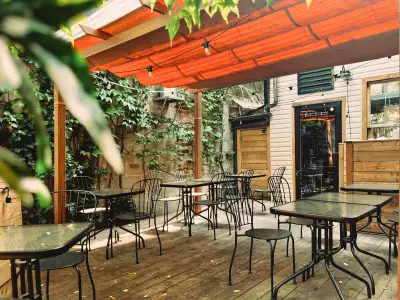 Best restaurants Toronto | The patio at Hawker