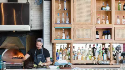 macho-radio-bar