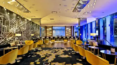 Lobby-Bar-Thompson-Hotel-Toronto-TIFF