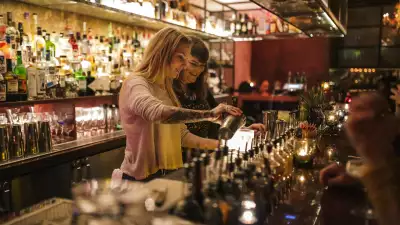 PrettyUgly Bar