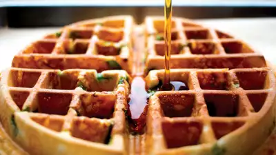 Cluck Cluck&rsquo;s Chicken and Waffles
