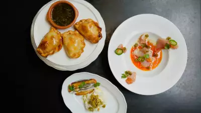 Le&ntilde;a Restaurante