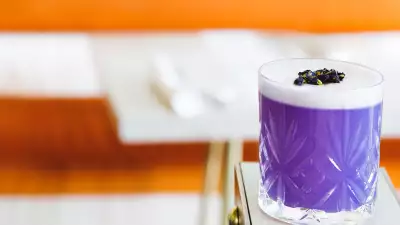 Delicious cocktail recipe made with gin and Prosecco