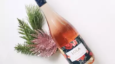The best places to eat and drink in Windsor this fall | Lola blush Sparkling Ros&eacute;