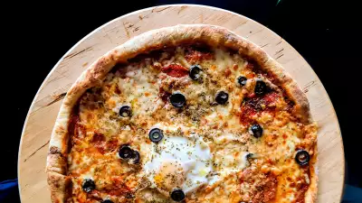 The best places to eat and drink in Windsor this fall | fresh out the oven pizza