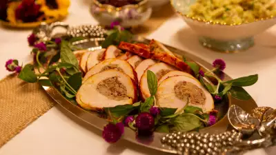 Thanksgiving dinner in Toronto | Turkey and stuffing at Le&ntilde;a Restaurante