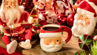15 things to do in Toronto this November | Spiced mulled wine in a Santa mug at Miracle Christmas pop-up at Stackt Market