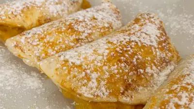 Pineapple and maple syrup puff pastry with Ilha cheese from the Azores
