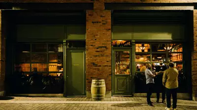 Best bars in Toronto | Outside Bar Volo