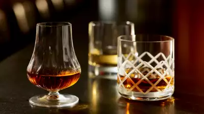 Accessible restaurants in Toronto | Drinks at Hy's steakhouse