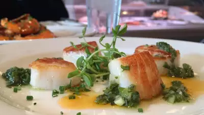 Best seafood restaurants in Toronto | Scallops at Honest Weight