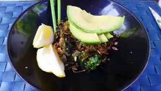 Live Organic Food Bar’s Detox Salad Live Organic Food Bar’s Detox Salad