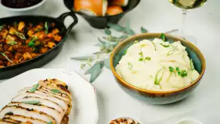 Thanksgiving dinner in Toronto | Roasted garlic mashed potatoes and sliced turkey breast at JOEY