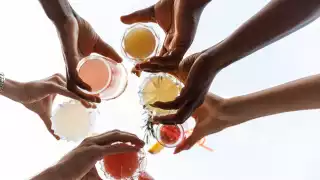 Spring drinks | People cheersing