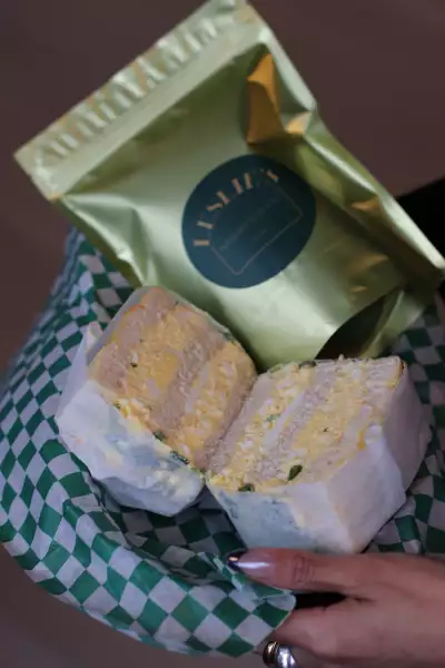 Leslie's Sandwich Room | A combo of the 7 E 11 sandwich and cookies