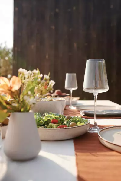 Glassware on a beautiful dinner table in Qu&eacute;bec