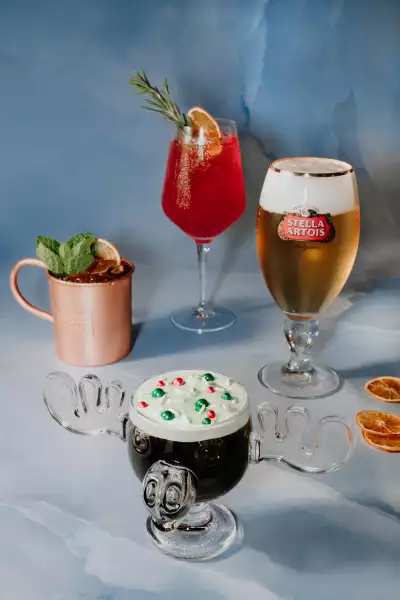 Best Christmas bars and markets in Toronto | Festive cocktails are on offer at Winter Wonder Lounge at Earls